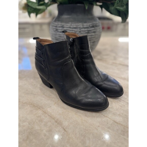 Lucky Brand Giovanna black leather cut-out ankle booties Women’s 8.5m rivets EUC - Picture 10 of 16